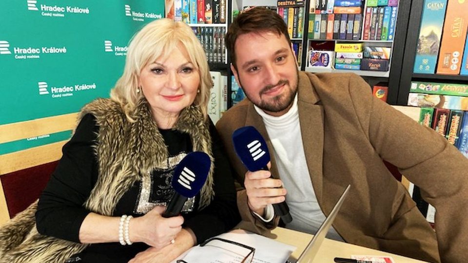 LADA KLOKOČNÍKOVÁ, NIKOLAS KARA